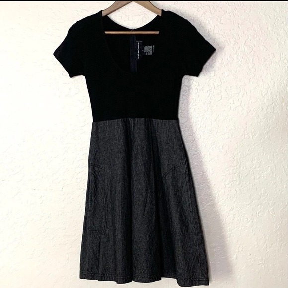 Andrea Jovine Dresses & Skirts - Andrea Jovine Dress 4 Women Black Pockets Charcoal Denim Fit & Flare Knee Length